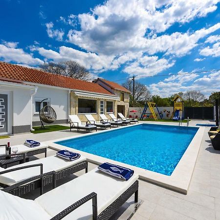 Villa Mare - With Heated Pool Zadar Bagian luar foto