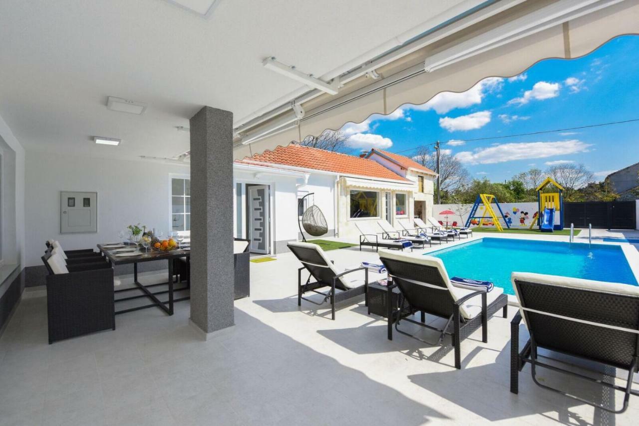 Villa Mare - With Heated Pool Zadar Bagian luar foto