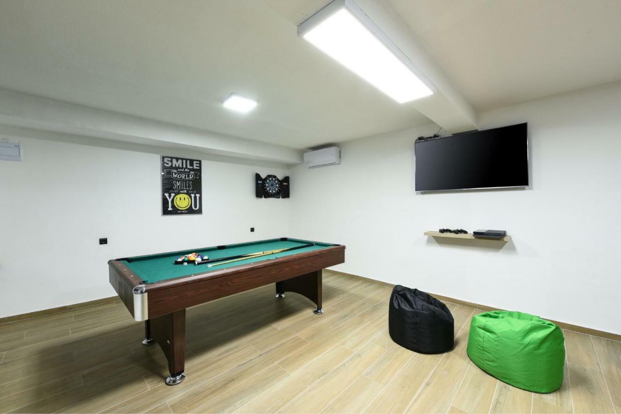 Villa Mare - With Heated Pool Zadar Bagian luar foto
